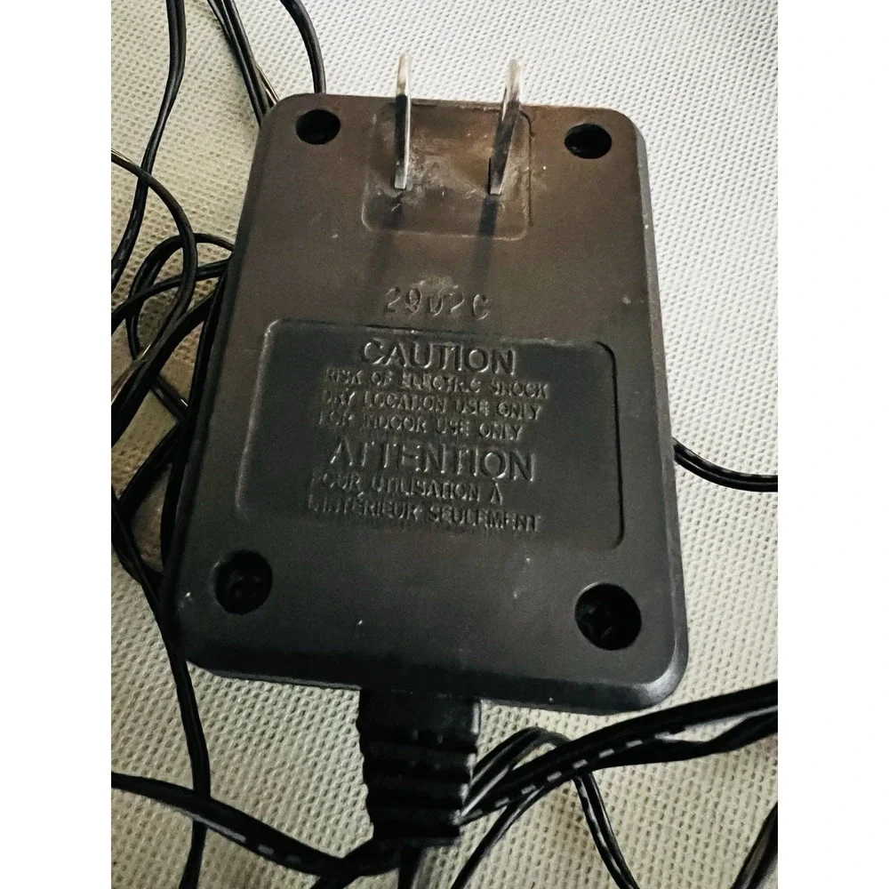 Hon-Kwang Plug in Class 2 Transformer (Genuine, Model D12-10-1000)